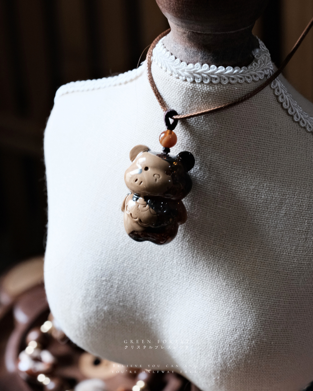 【𝐒𝐩𝐚𝐫𝐤𝐥𝐞 𝐒𝐜𝐚𝐫𝐟・根珀 — 半透爆閃 圍巾熊🐻】文玩系列