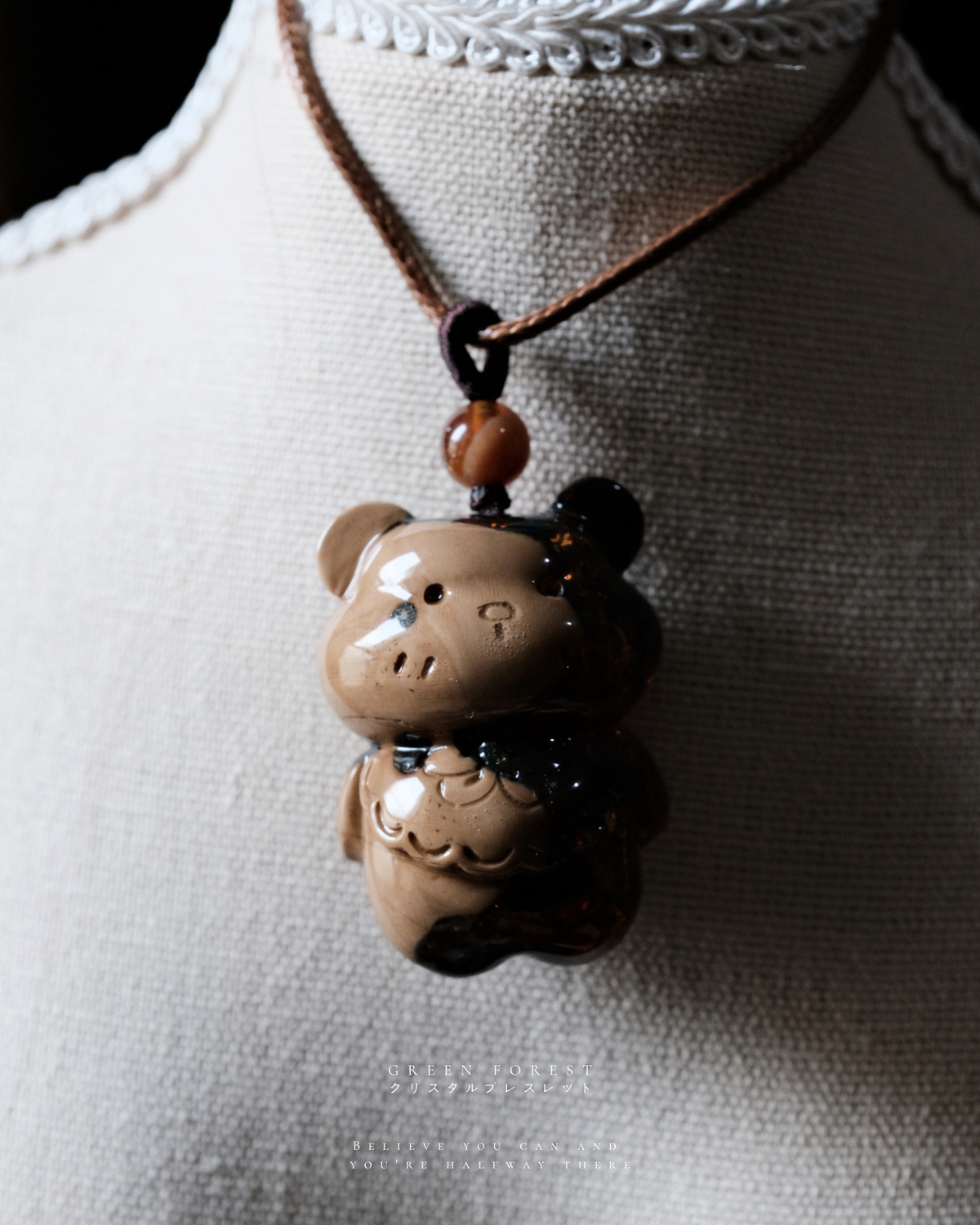 【𝐒𝐩𝐚𝐫𝐤𝐥𝐞 𝐒𝐜𝐚𝐫𝐟・根珀 — 半透爆閃 圍巾熊🐻】文玩系列